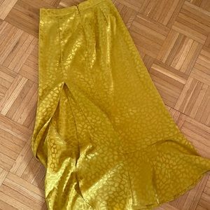 Yellow gold print midi skirt